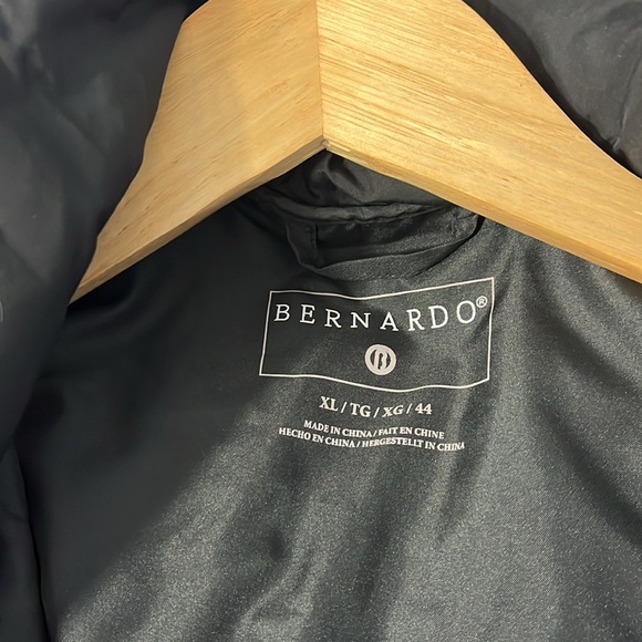 BERNARDO-Black Quilted Hooded Coat - Picture 9 of 11